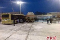 火车撞火车爆料新闻视频